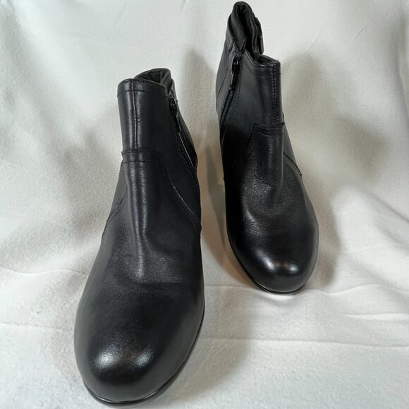 Clarks Collection Women's Ankle Boot Leather Black US Size 8.5 - Picture 2 of 9